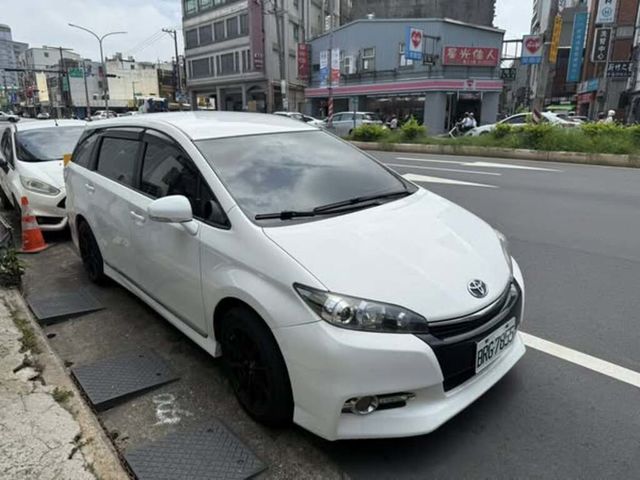 TOYOTA豐田 WISH  第2張相片
