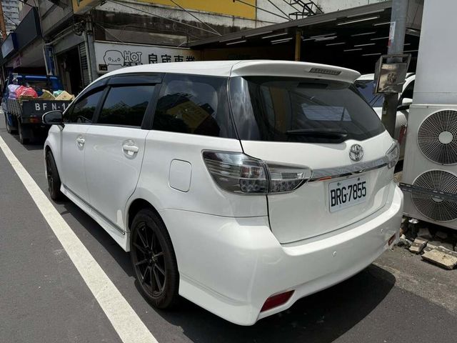 TOYOTA豐田 WISH  第4張相片