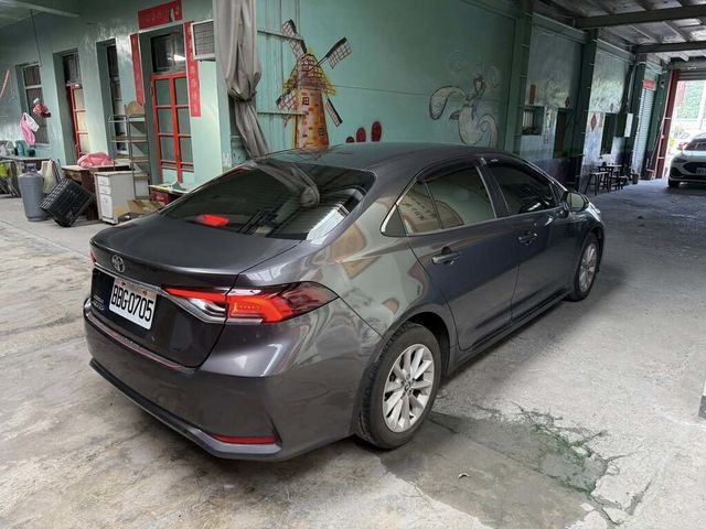 TOYOTA豐田 ALTIS  第3張相片