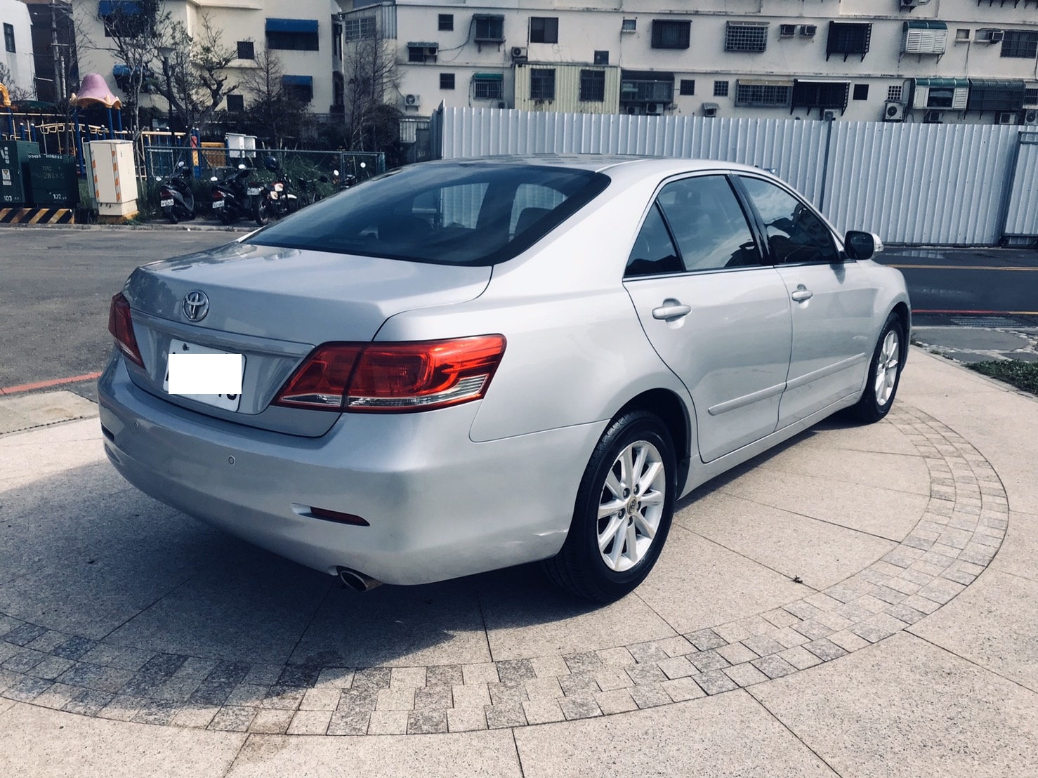 Toyota Camry 2010 手自排 2.0L  第2張相片