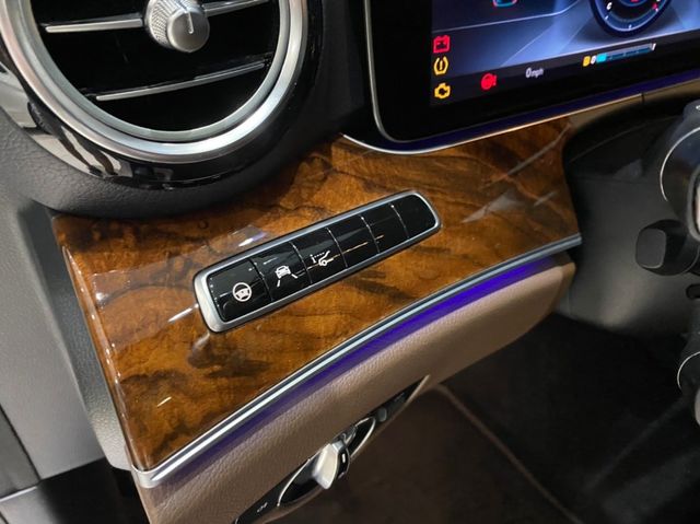 M-BENZ賓士 E300  第7張相片