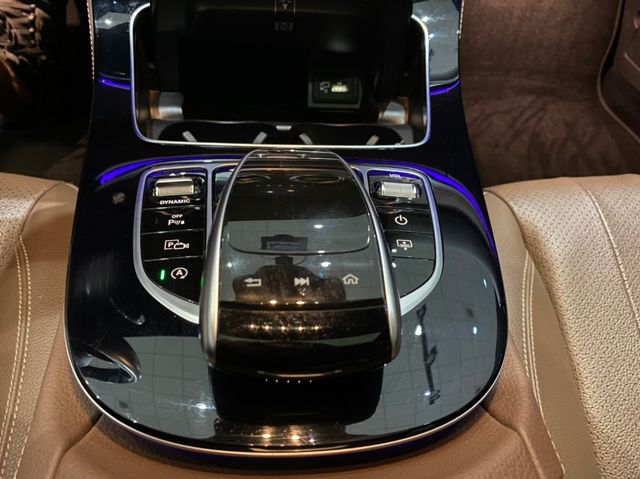 M-BENZ賓士 E300  第11張相片