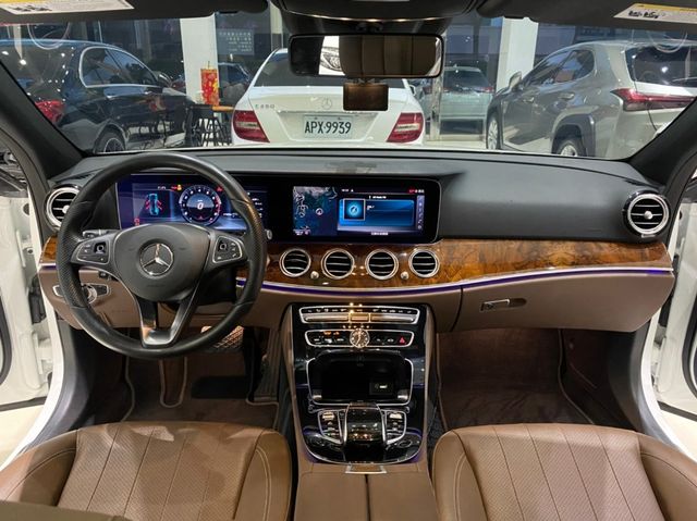 M-BENZ賓士 E300  第13張相片