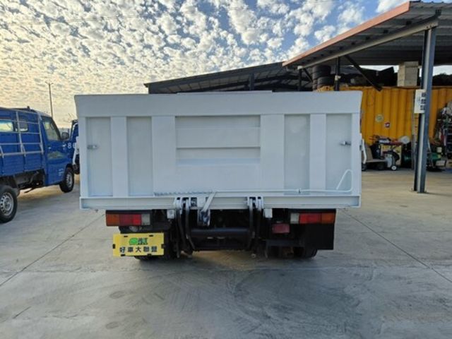 MITSUBISHI三菱 CANTER  第4張相片
