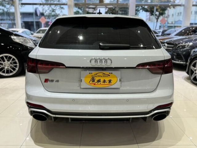 AUDI奧迪 AVANT RS4  第4張相片