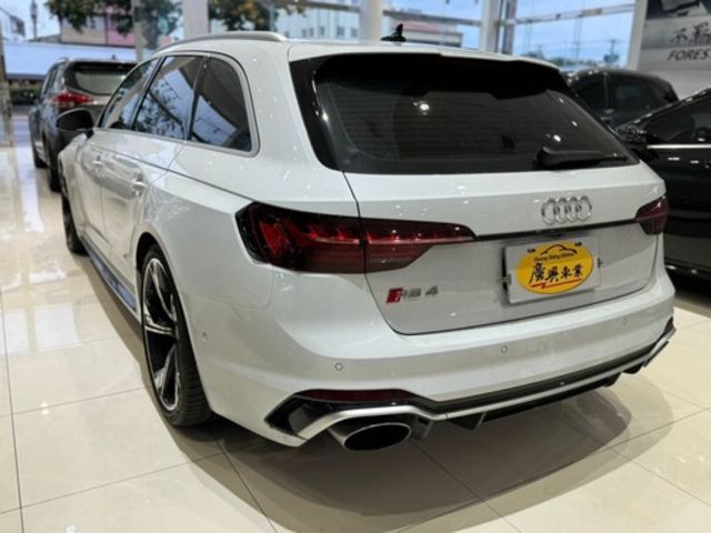 AUDI奧迪 AVANT RS4  第8張相片