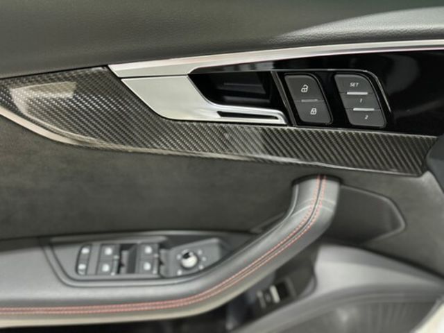 AUDI奧迪 AVANT RS4  第13張相片
