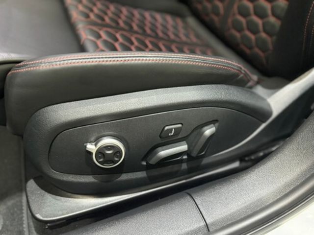 AUDI奧迪 AVANT RS4  第14張相片