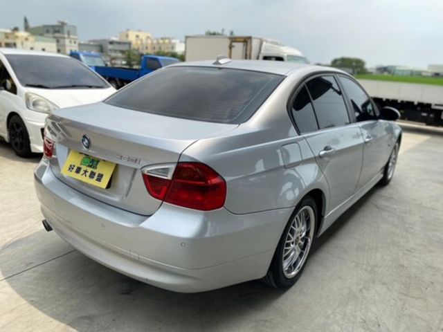 BMW寶馬 320I SEDAN ZA  第2張相片