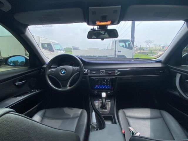 BMW寶馬 320I SEDAN ZA  第5張相片