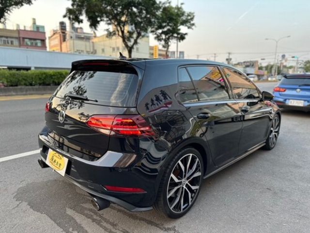 VOLKSWAGEN福斯 GOLF GTI  第2張相片