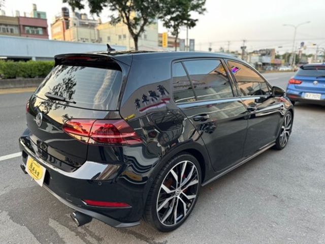 VOLKSWAGEN福斯 GOLF GTI  第10張相片