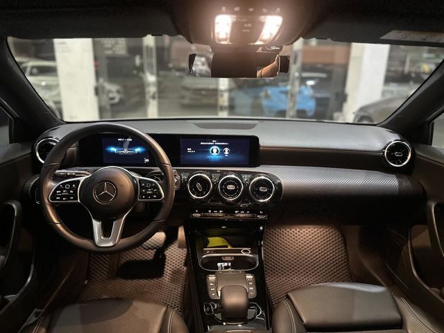 M-BENZ賓士 A180  第5張相片