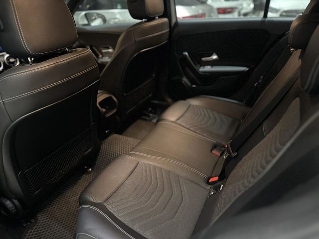 M-BENZ賓士 A180  第8張相片