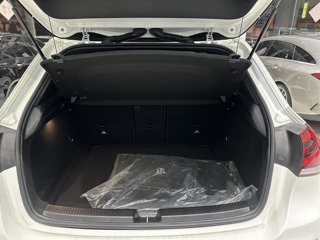 M-BENZ賓士 A180  第10張相片