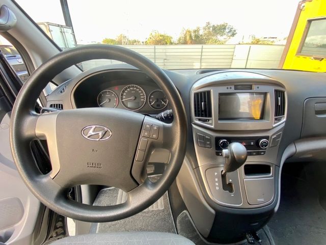 HYUNDAI現代 STAREX  第9張相片