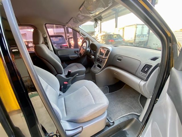 HYUNDAI現代 STAREX  第17張相片