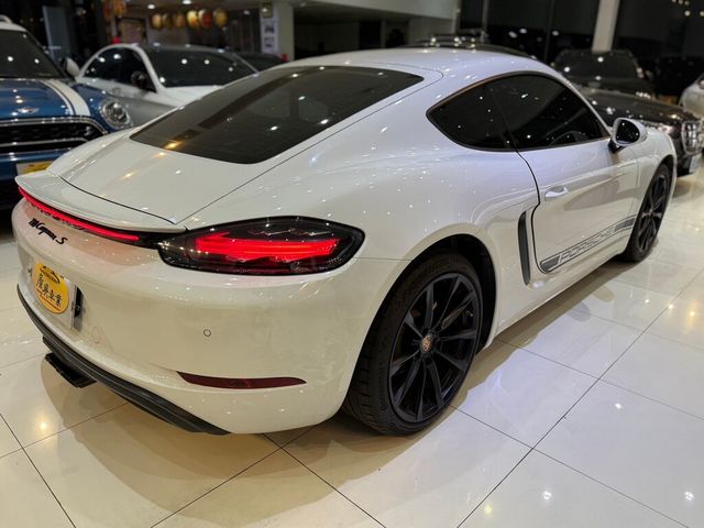 PORSCHE保時捷 CAYMAN  第3張相片