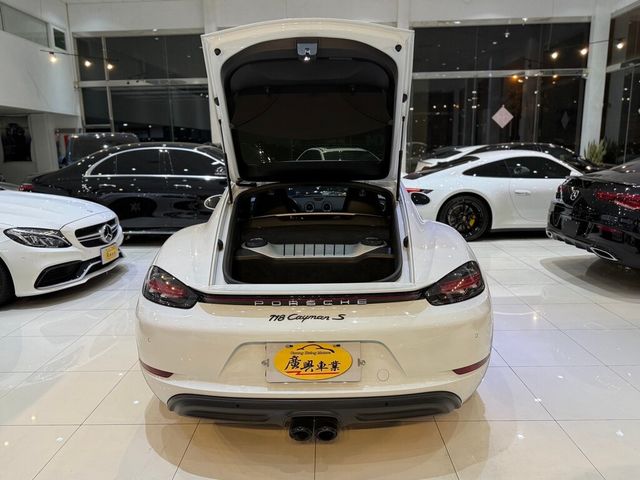 PORSCHE保時捷 CAYMAN  第11張相片
