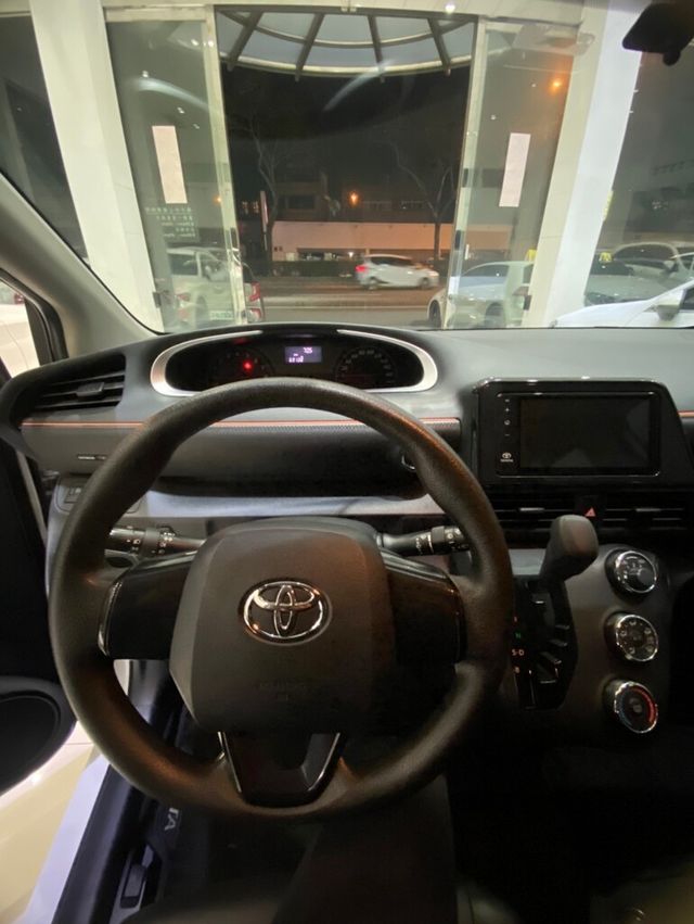 TOYOTA豐田 SIENTA  第9張相片