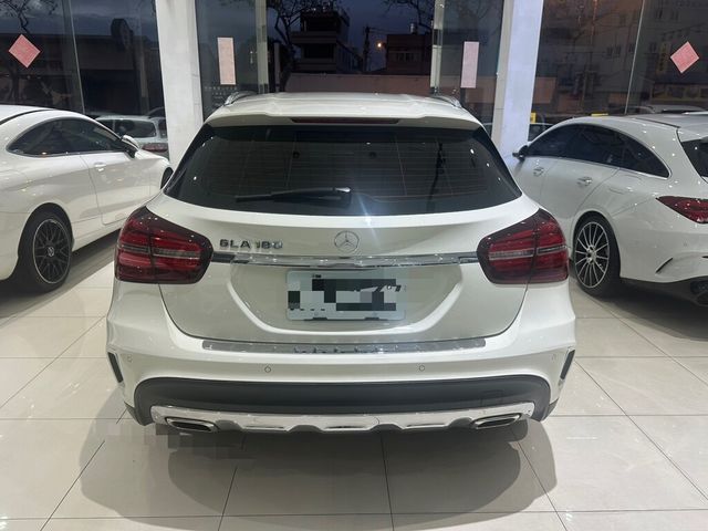 M-BENZ賓士 GLA180  第4張相片