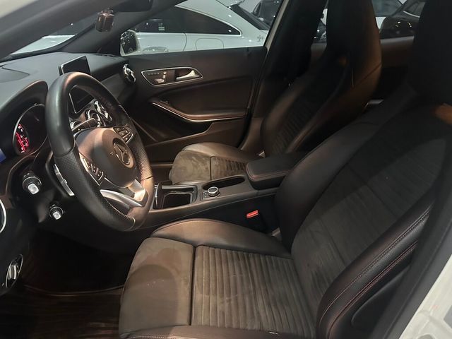 M-BENZ賓士 GLA180  第7張相片