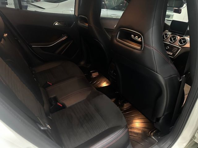 M-BENZ賓士 GLA180  第8張相片