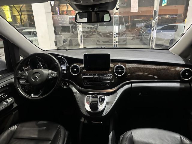 M-BENZ賓士 V250 D  第5張相片
