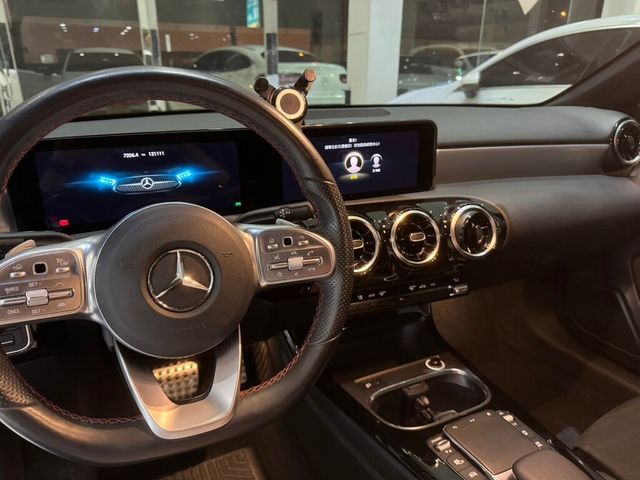 M-BENZ賓士 A180  第5張相片