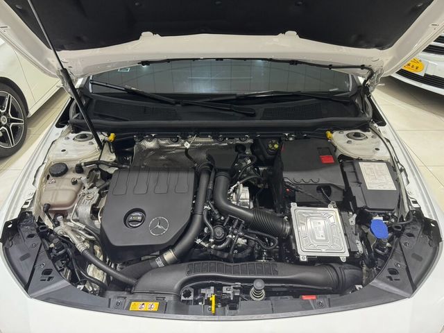 M-BENZ賓士 CLA200  第6張相片