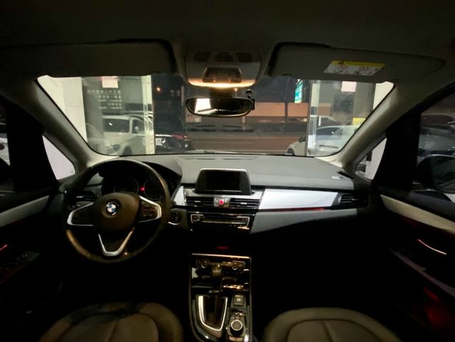 BMW寶馬 218I  第5張相片
