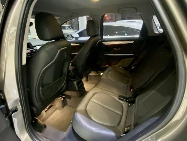 BMW寶馬 218I  第9張相片