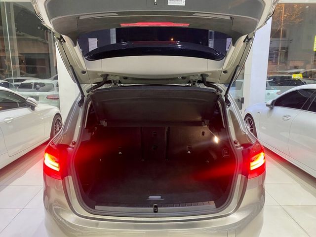BMW寶馬 218I  第10張相片