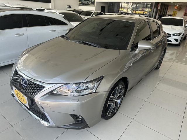 LEXUS凌志 CT200H  第1張相片
