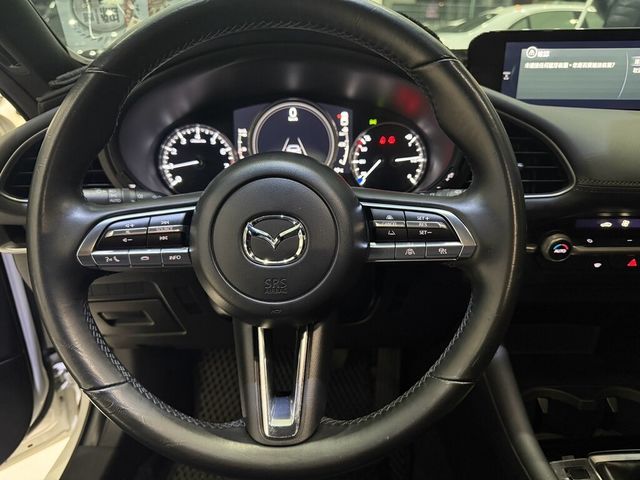 MAZDA馬自達 MAZDA 3  第7張相片