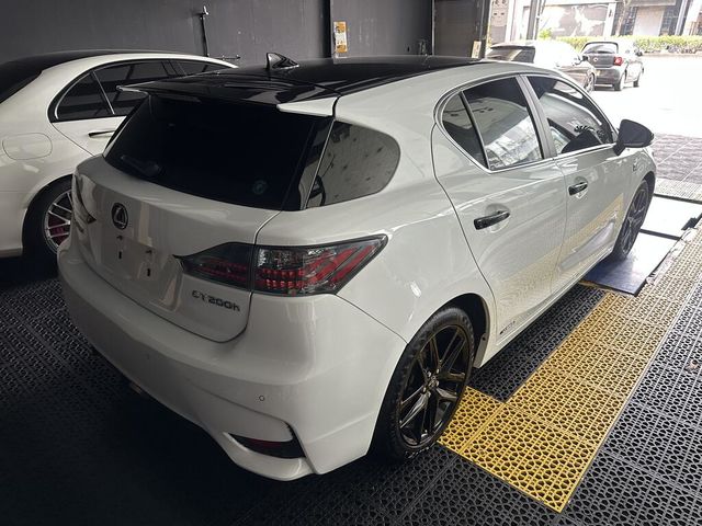 LEXUS凌志 CT200H  第2張相片