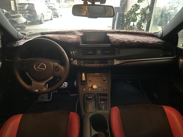 LEXUS凌志 CT200H  第5張相片
