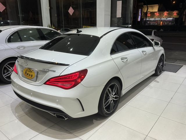 M-BENZ賓士 CLA250  第2張相片
