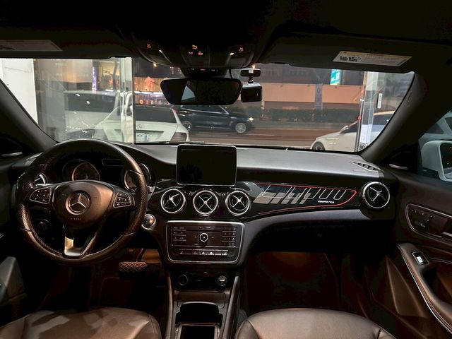M-BENZ賓士 CLA250  第5張相片