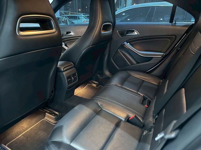 M-BENZ賓士 CLA250  第9張相片