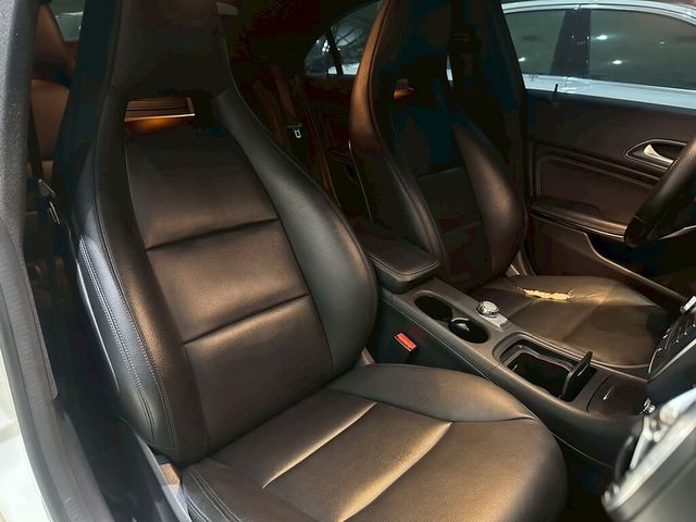 M-BENZ賓士 CLA250  第13張相片