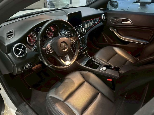 M-BENZ賓士 CLA250  第14張相片