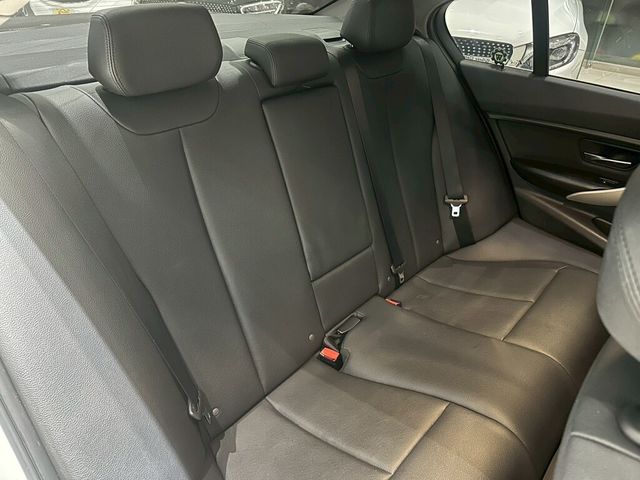 BMW寶馬 316  第9張相片