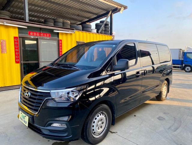 HYUNDAI現代 STAREX  第1張相片