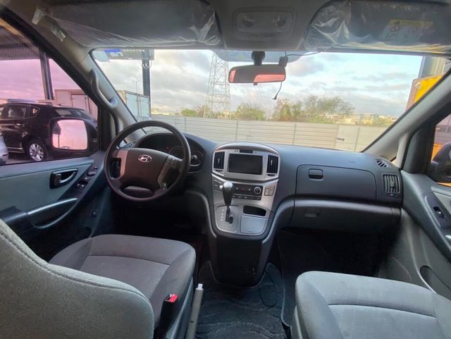 HYUNDAI現代 STAREX  第10張相片
