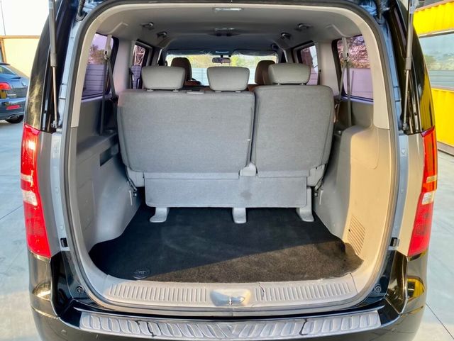 HYUNDAI現代 STAREX  第13張相片