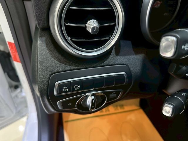 M-BENZ賓士 C250 COUPE  第13張相片