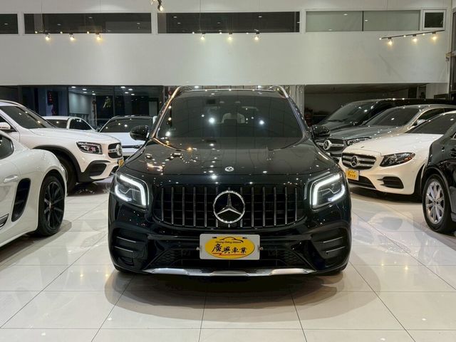 M-BENZ賓士 GLB35 AMG  第3張相片