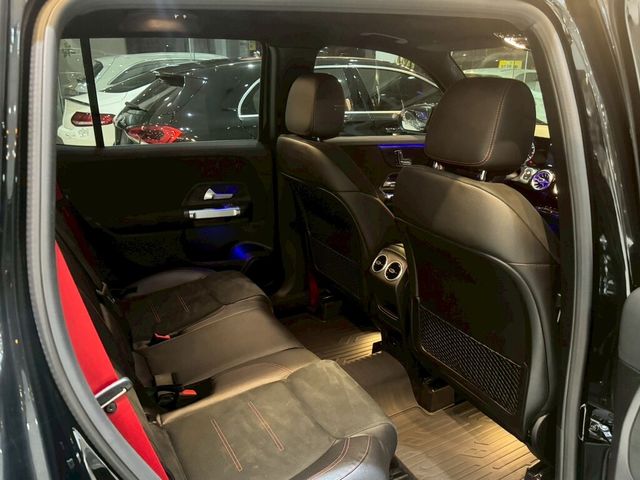 M-BENZ賓士 GLB35 AMG  第8張相片