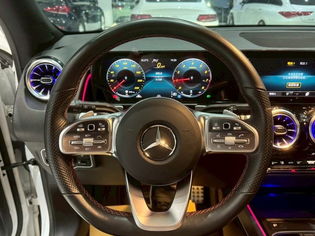M-BENZ賓士 GLB200  第10張相片
